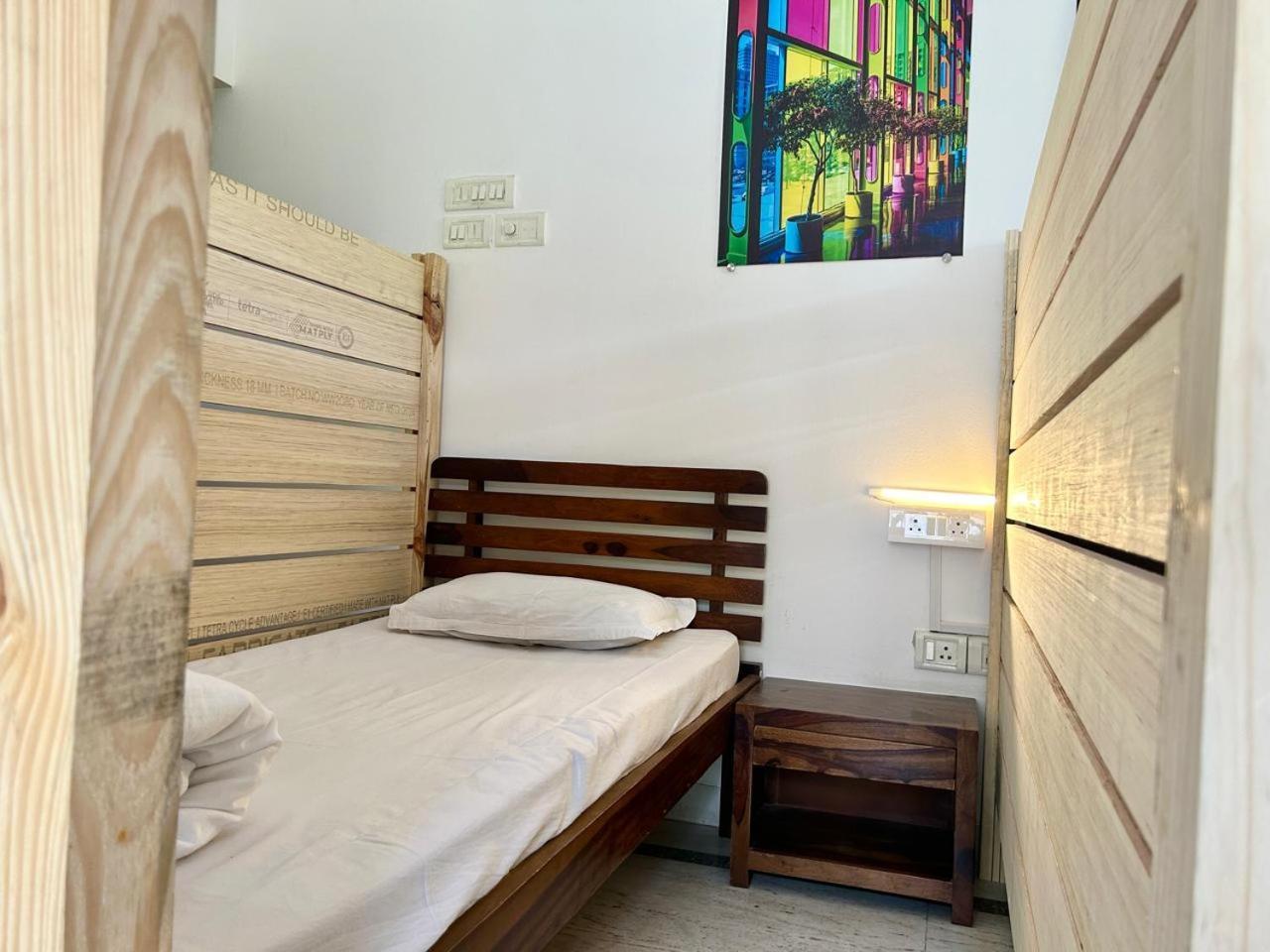 Hostel Lifespace- Twin Bungalow With Pods, Bunks, Private Rooms, Cowork & Cafe Pune Exterior photo